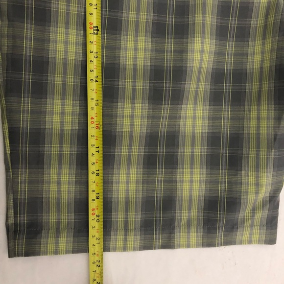 Grand Slam Mens Golf Shorts Gray Plaid Flat Front Size 36 Polyester - Picture 7 of 11